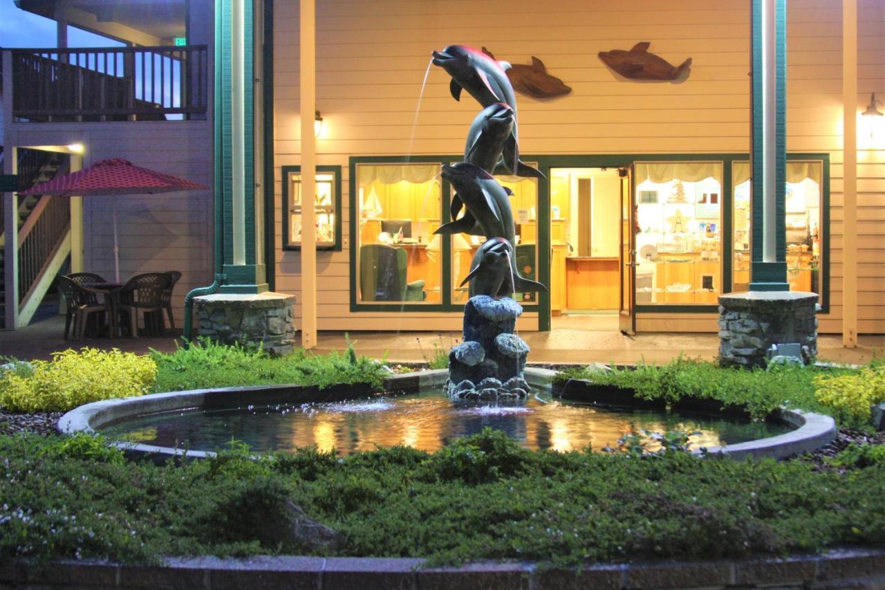 Emerald Dolphin Inn & Mini Golf Fort Bragg Exterior photo